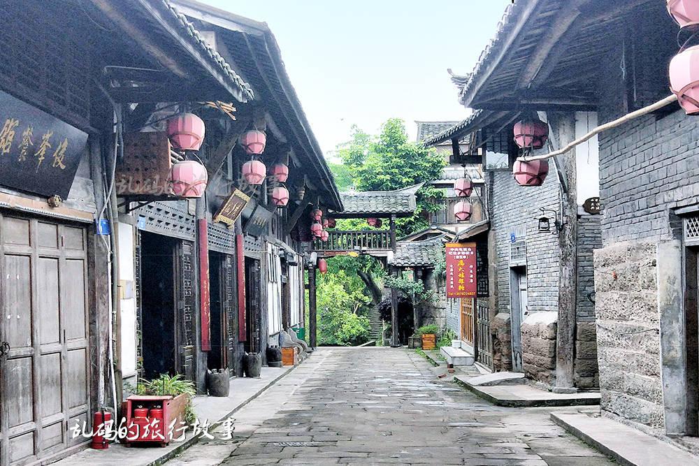 漂亮朋友讲什么游戏画面